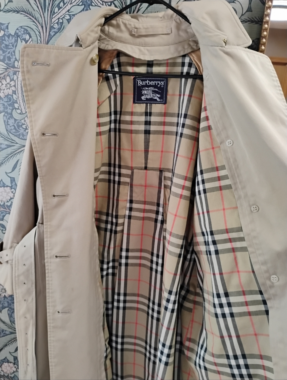 Vintage Burberrys Classic Khaki Trench Coat with Nova Check Lining - Picture 4 of 11